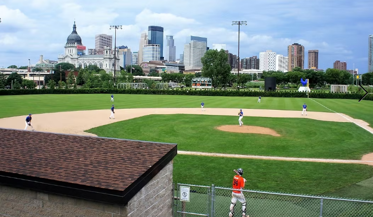 d3ppodcast's tweet photo. We feel like this is a challenge, so we'll start:
DIII Augsburg.
If you're associated with DIII baseball in some way, and you believe your team's field backdrop could challenge the DI field posted below (University of Illinois Chicago) . . . put it up.
#d3baseball https://t.co/D9e4JO5F8g