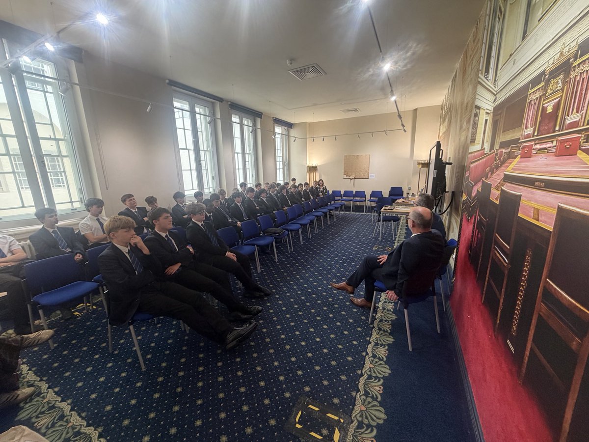 BgsPolitics's tweet photo. We were even treated to a visit from SDLP leader and Belfast South and Mid Down MP Claire Hanna.

A massive thank you to the Stormont Education Team for making it such a fantastic day for our Politics students! https://t.co/r1s5ORJihU