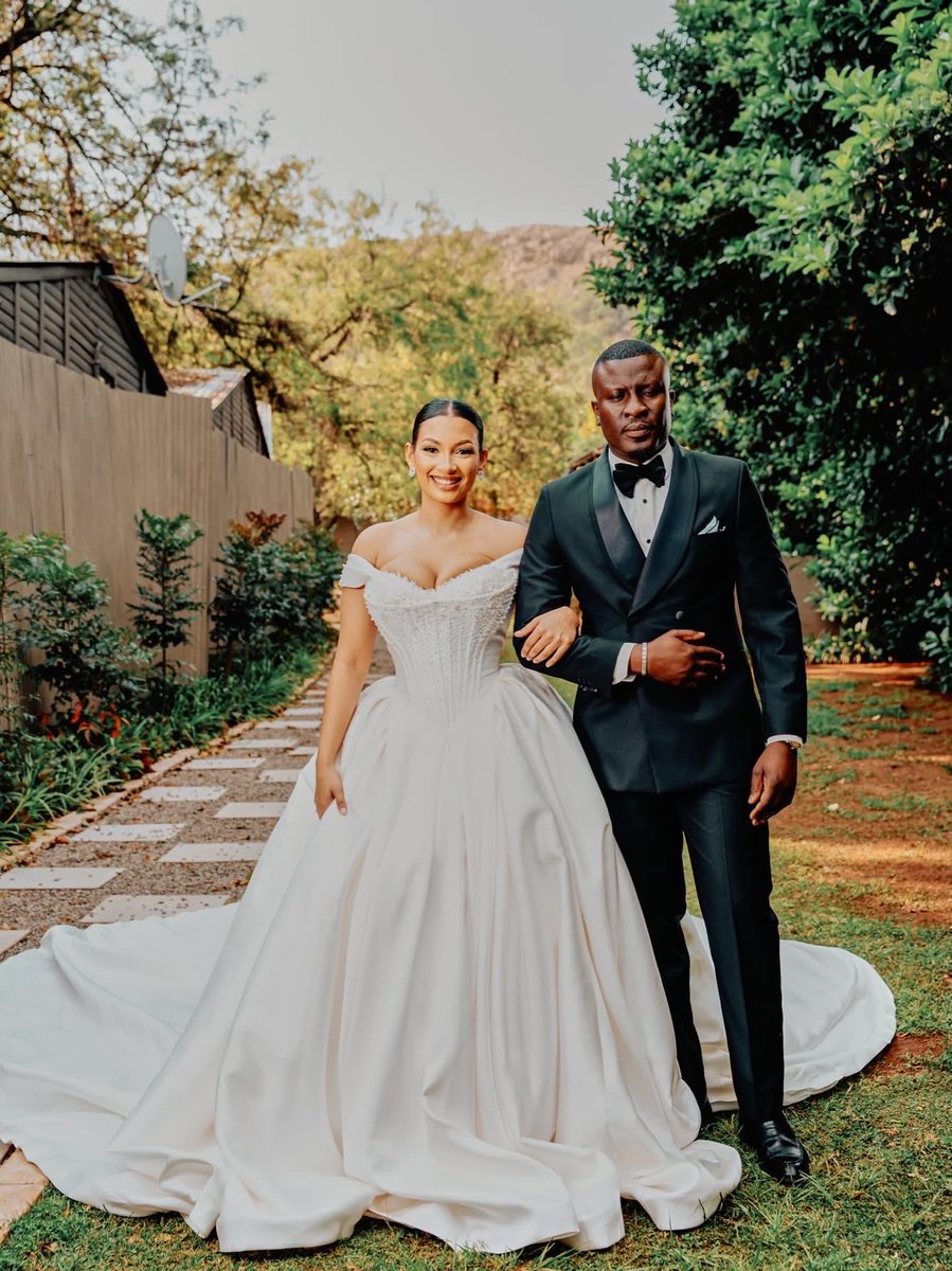 KamoBrowns's tweet photo. Did Ashley Ogle just get married??😭 #AshleyOgle https://t.co/yavtE1Cxjp