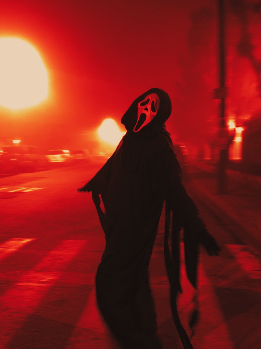 STVNTLUKE's tweet photo. Last night was CRAZY 😝🔪 https://t.co/eQ7mbqvqrO