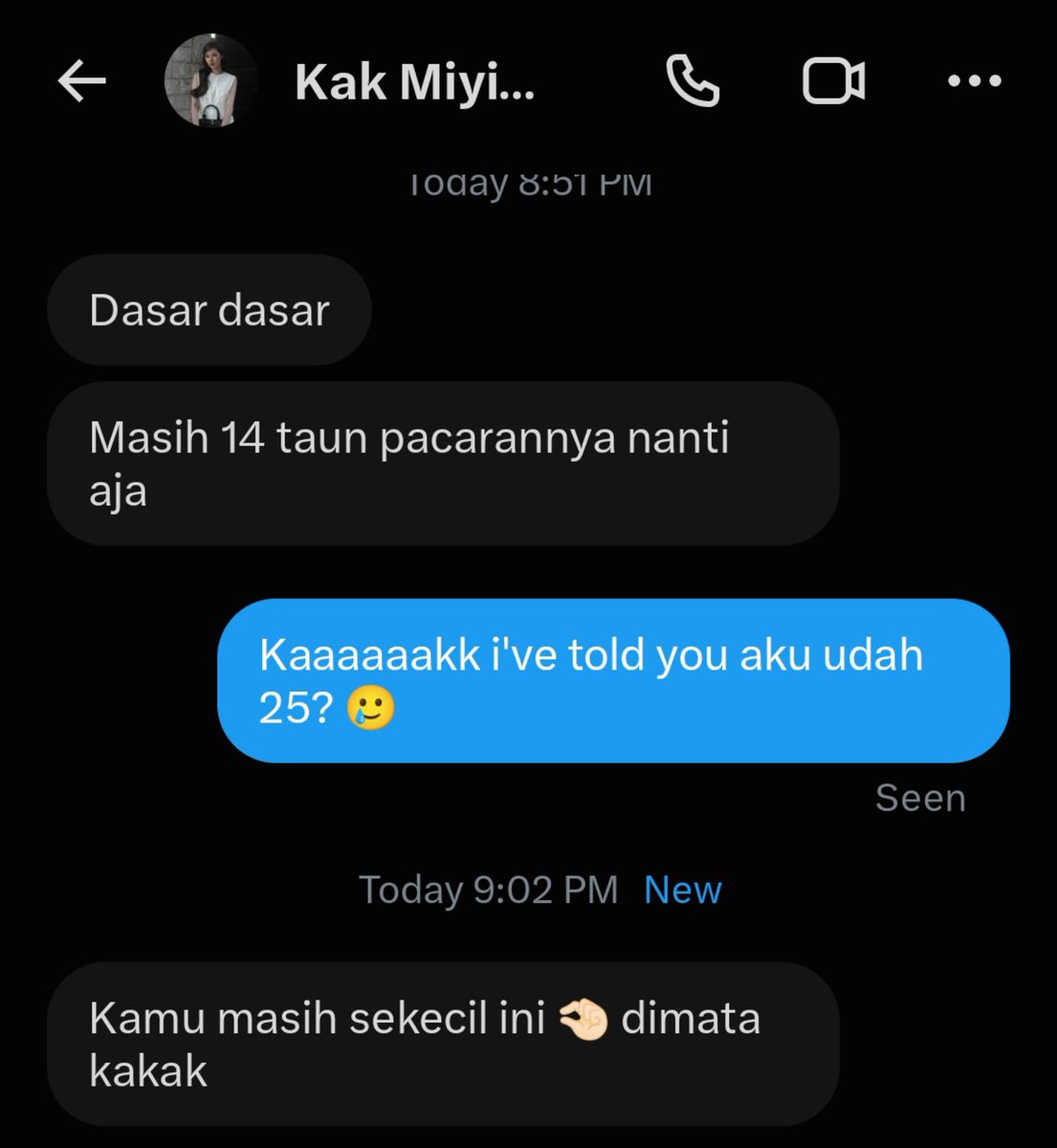 quitemisfit's tweet photo. Cuma wanita ini yang masih anggap aku 14 tahun 😒 padahal adiknya udah 25 tahun https://t.co/zqyqKqICyW