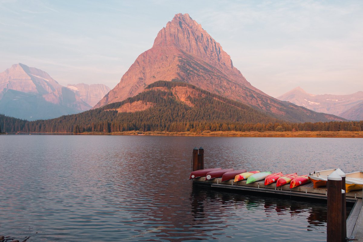 TheJvandy's tweet photo. Morning at the Many Glacier Hotel.

Glacier National Park, Montana https://t.co/e4kPPA7t6W