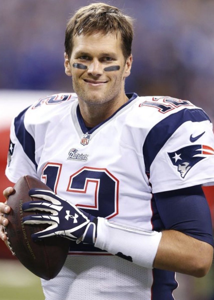 PolymarketSport's tweet photo. 🚨Drake Maye has passed Tom Brady to become the fastest Patriots QB in franchise history to throw 50 touchdowns https://t.co/znbxFmaCb9