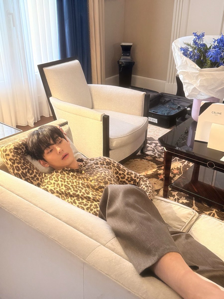 aphrodithvs's tweet photo. leopard diva 🐆 https://t.co/QilMMrGtiU