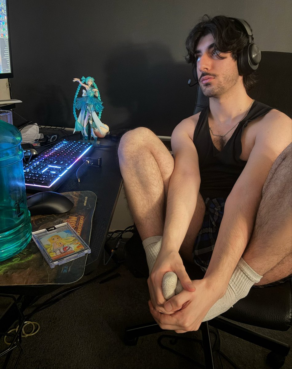 kingJaximus_'s tweet photo. Me sitting https://t.co/24GefjIGkT
