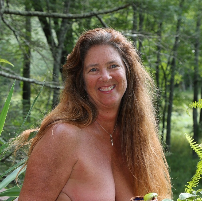 HEnaturist's tweet photo. When Elizabeth Carrington invited a new date into her naturist world, she expected curiosity. He left uncomfortable, and convinced it wasn't for him. It made her look at her lifestyle choice with fresh eyes. The full story? Read October's H&amp;E.

#BodyAcceptance
#BodyPositivity https://t.co/yTQDZvKyky