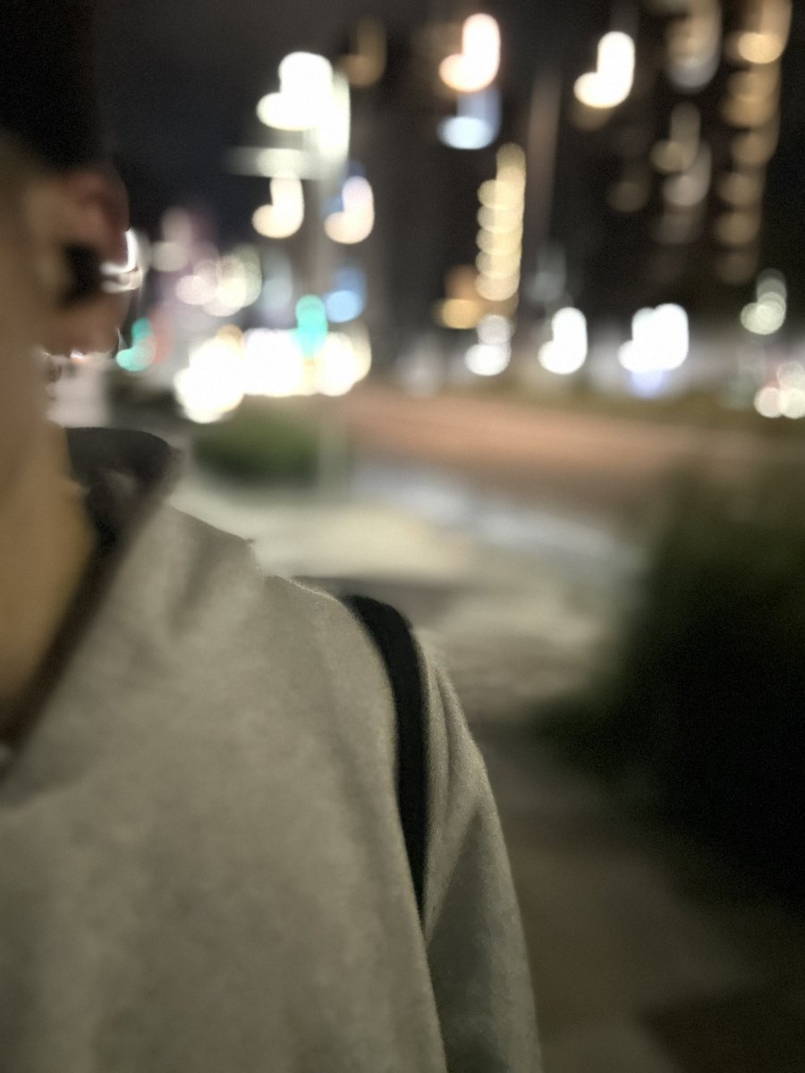 Krnyqo's tweet photo. お気に入りのグレーのパーカーを来て帰る！

仕事お疲れ様。自分！ https://t.co/hqtgjwpHtZ