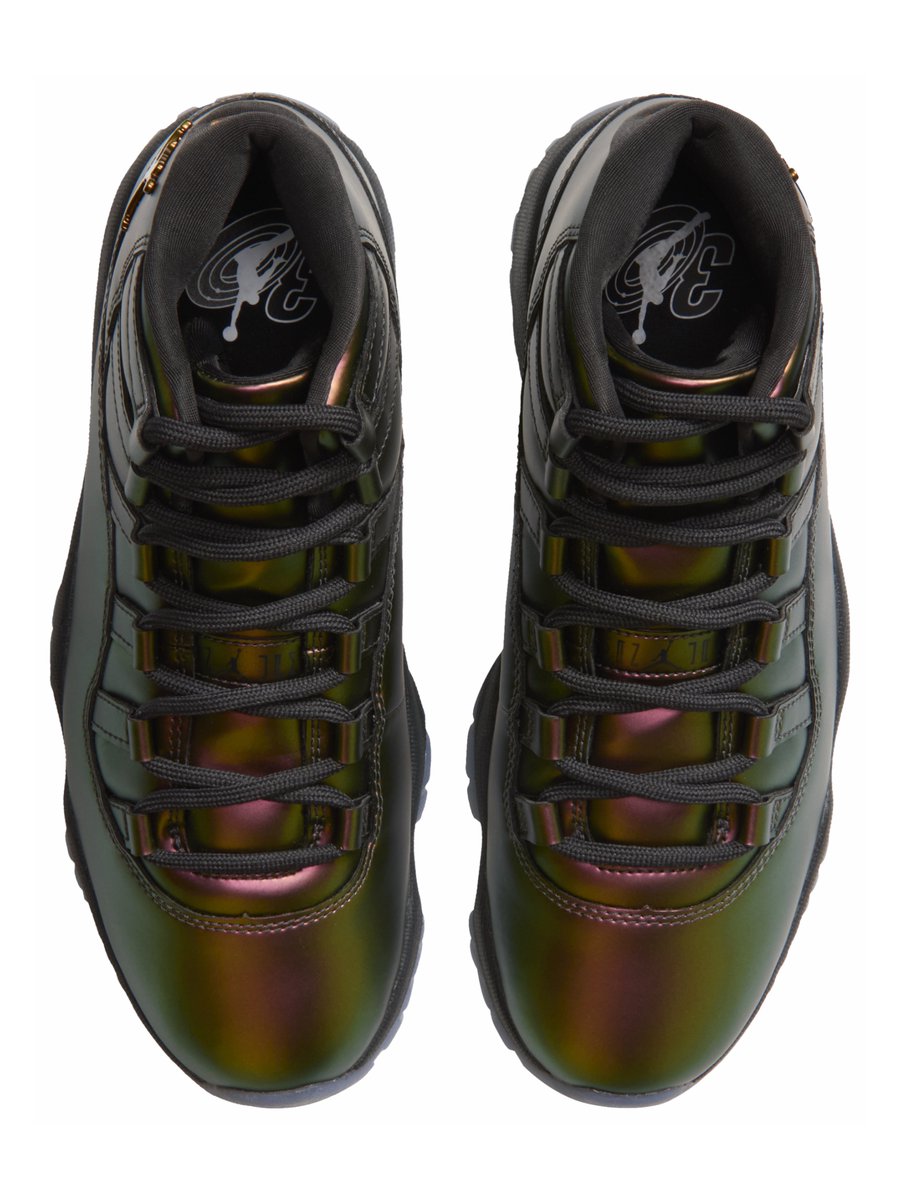 zSneakerHeadz's tweet photo. OFFICIAL LOOK: 2026 Air Jordan 11 Retro MB “Space Jam” 👀👀🔮🏀

Dropping on November 11th in Women’s sizing. https://t.co/v9vRp2o3Xg