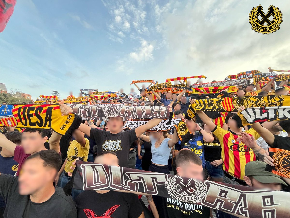 Desperdicis's tweet photo. UESA - ANTEQUERA
04/10/2026

Després de l’ajornament, els andreuencs vam tornar a fer sold out. Bona animació en un partit que se’ns va escapar al final.

Lluitem per un habitatge per tothom. Lluitem perquè es quedi Llenguadoc 74.

Cap a una vaga general i un Sant Andreu campió! https://t.co/NuqiDH5pzw