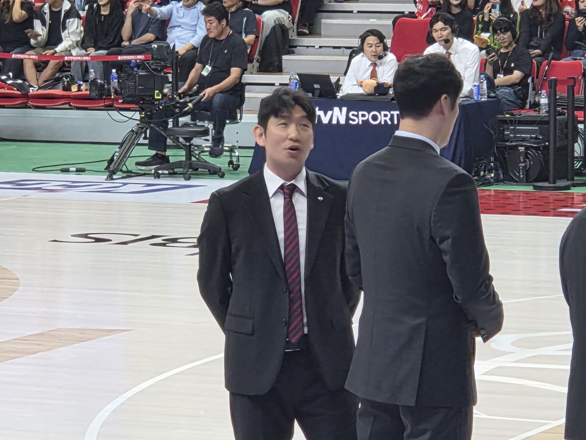 dyudeng23's tweet photo. 응.. 나 다 몰르겟고
정장입은 양댕&amp;함지나 볼게 https://t.co/lSvw7sv1XL