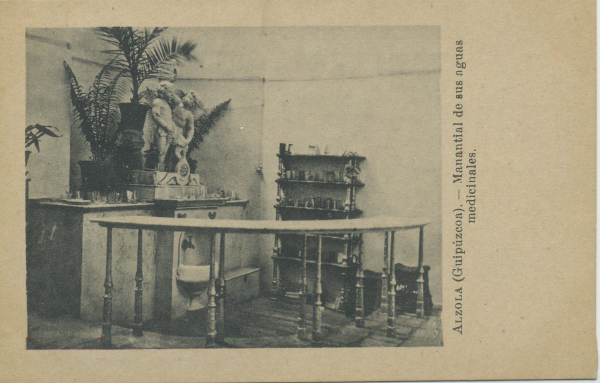 BasqueWater's tweet photo. #TalDíaComoHoy de 1922, se enviaba esta postal con la imagen de la Fuente del Manantial de Alzola, que esconde un auténtico galimatías: una escritura cruzada. ✍️
¿Eres capaz de descifrarla o conoces a alguien que pueda hacerlo? 🔍 
#TBT #HistoriasdelBalneario #Alzola250Años https://t.co/6bU8m9QXXD