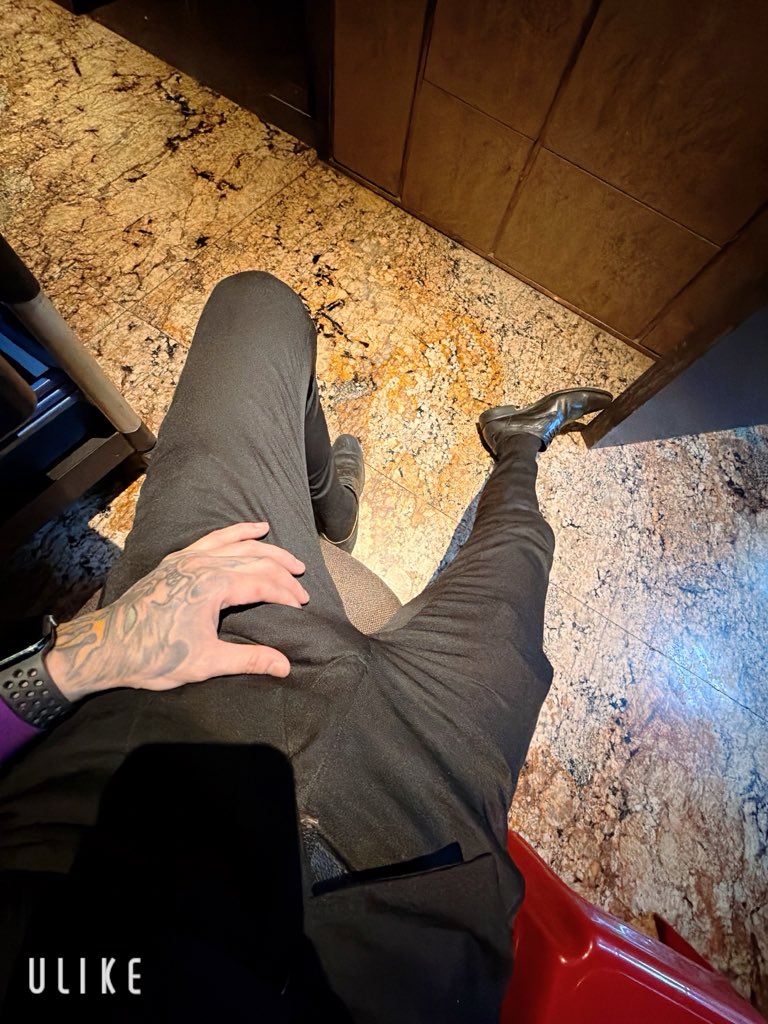 tattoo0819's tweet photo. 上班日常🥱 https://t.co/ZqCcZ0czHW