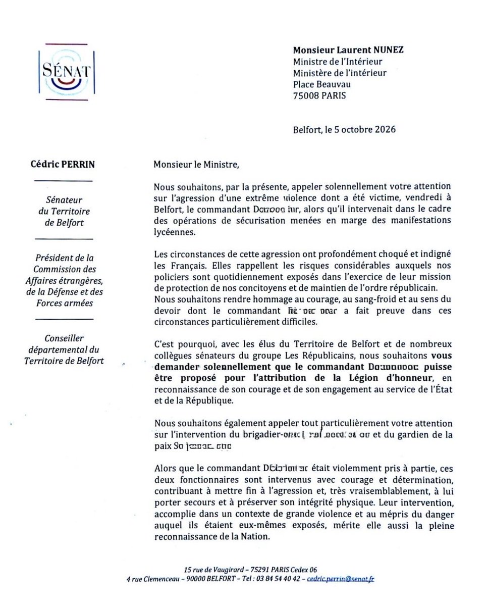 cperrin90's tweet photo. À la suite de l’agression d’une extrême violence dont a été victime un commandant de police à Belfort, j’ai souhaité, avec @IanBoucard @FBouquet90 @DMeslot et 96 sénateurs du groupe Les Républicains, saisir le ministre de l’Intérieur.

Nous demandons que ce policier soit proposé pour une nomination dans l’ordre de la Légion d’honneur, en reconnaissance de son courage, de son sang-froid et de son sens du devoir.

Nous demandons également qu’une distinction honorifique soit accordée aux deux policiers venus immédiatement au secours de leur collègue et ayant contribué à mettre fin à l’agression.

Lorsqu’un policier est pris pour cible dans l’exercice de ses fonctions, c’est l’autorité de l’État et les principes de la République qui sont attaqués.

À travers ces trois policiers, nous voulons rendre hommage à l’ensemble de nos forces de sécurité intérieure, qui assurent chaque jour la protection de nos concitoyens, parfois au péril de leur vie.

La République doit savoir honorer ceux qui la servent et prennent des risques pour nous protéger.

#Police #Sécurité #République #Belfort #TerritoireDeBelfort @lesRep_Senat @mathdarnaud