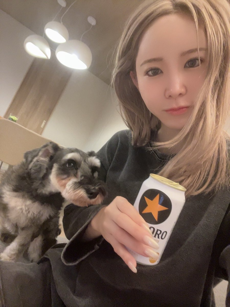 お友んちで餃子パーチーした🫶🏻🤝🏻
ビール狙ってて可愛い犬
(もちろん与えてません) https://t.co/HURmBlOch1