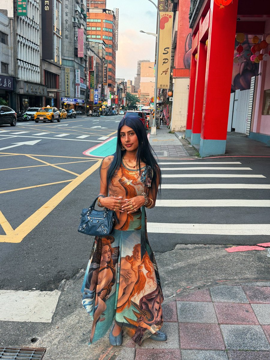 tashteshtish's tweet photo. outfits i’ve worn in taipei https://t.co/gizhJ6Bv2k