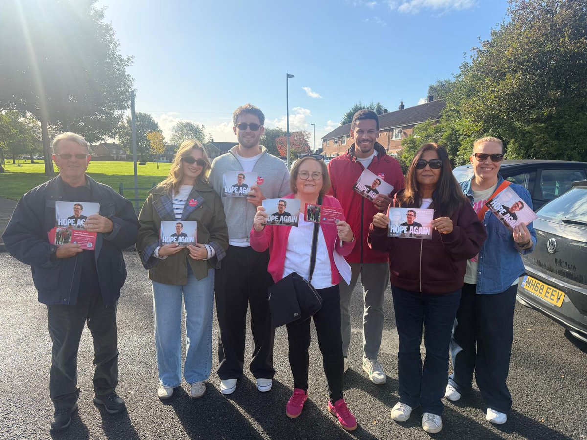 salford_mayor's tweet photo. I joined Ordsall Labour comrades on a sunny Sunday morning to speak to local residents and see how their local representatives can help them. 🌹

It was great to see Salford Labour teams out all across the city this weekend... https://t.co/BhfAiQoqlL