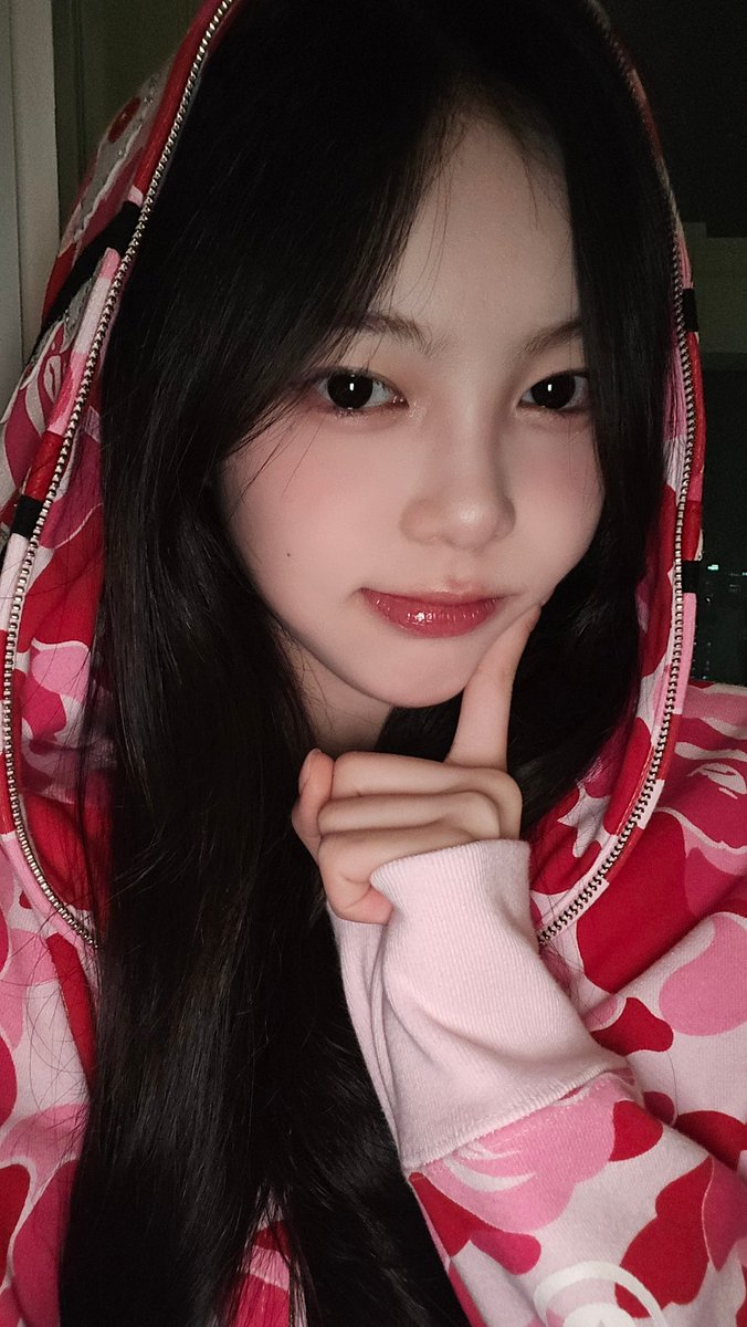 u07hp's tweet photo. 아 잠만... 왤케 성숙해짐? 구라지진짜 https://t.co/4v0mU5vEyc
