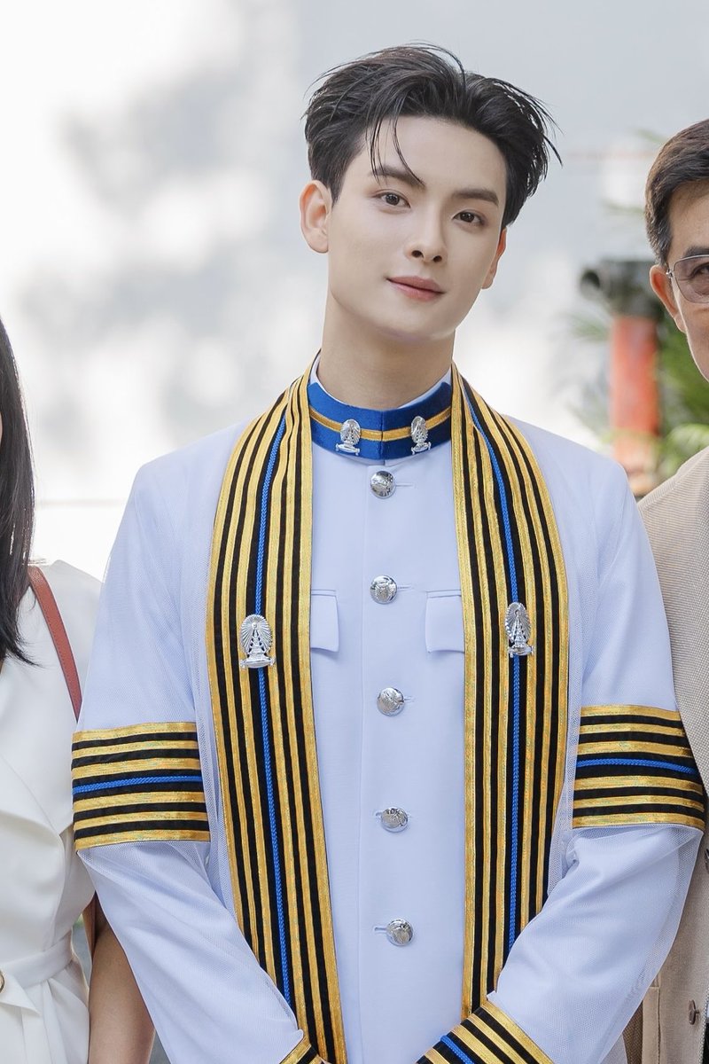 goodbyemy_b's tweet photo. ขุนทำผมทรงนี้ควรเป็นมรดกโลกได้แล้วนะ https://t.co/KFxwGIFKKV