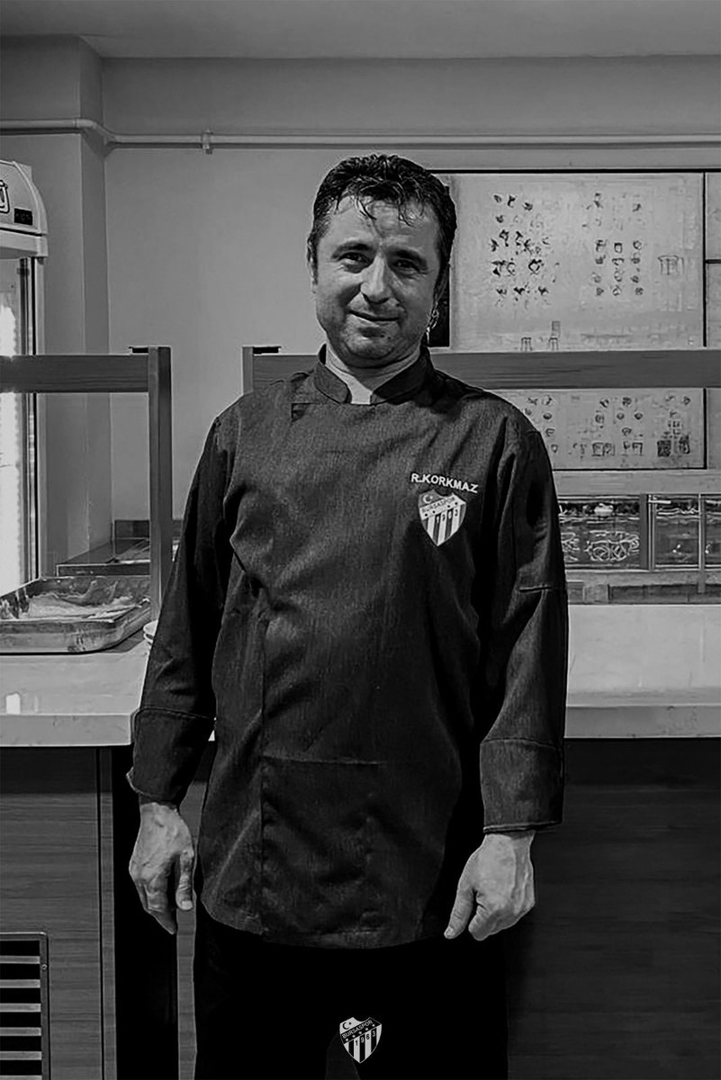 BursasporSk's tweet photo. Kulübümüze uzun yıllardır hizmet veren emektar aşçıbaşımız Ramazan Korkmaz'ın vefat haberini büyük bir üzüntü içerisinde öğrenmiş bulunmaktayız. Merhuma Allah’tan rahmet; ailesi, yakınları ve camiamıza başsağlığı dileriz. https://t.co/JpToHnSP2i