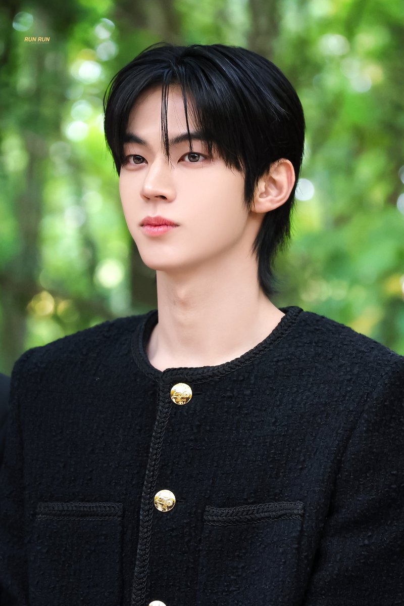 PAST_DOHOON's tweet photo. 251005 CELINE SUMMER 2026 

#도훈 #DOHOON #ドフン #투어스 #TWS https://t.co/IXdOVT8kM5