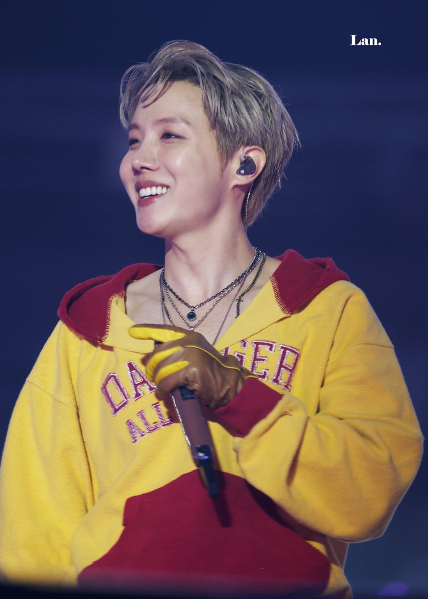 lanlan__0901's tweet photo. 261002 BTS ARIRANG BOGOTA D1 제이홉 HD
😊
#jhope #제이홉 #방탄소년단 #BTS #BTS_WORLDTOUR_ARIRANG
#BTS_WORLDTOUR_ARIRANG_BOGOTA https://t.co/AdCcfpZVh8
