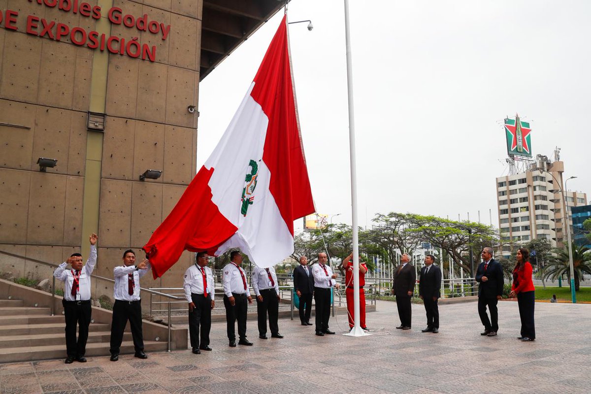 MinCulturaPe's tweet photo. 🇵🇪 El ministro de Cultura, Alberto Beingolea Delgado, encabezó el izamiento del Pabellón Nacional en nuestra sede central junto a la Compañía de Bomberos Cosmopolita n.° 11 de San Borja, representada por el Brigadier CBP Franco Calvo Tirado. https://t.co/jFUB1Oz7zI