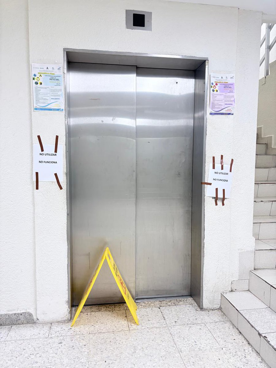 alemorlanmx's tweet photo. Vinieron desde México para decirme que ya se estaba atendiendo el elevador del hospital Aurelio Valdivieso y que era prioridad.
Al día de hoy sigue sin servir. Así las prioridades del gobierno de Morena @IMSS_Bienestar @AlexSvarch #Oaxaca https://t.co/Sahg08uBvf