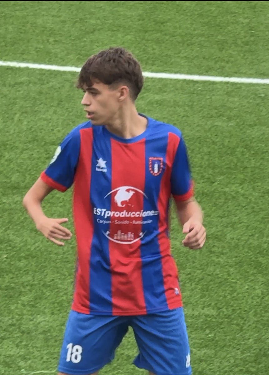 AtcoPueblonuevo's tweet photo. ⚽️!Debut en Tercera Federación!

Dos juveniles, Pablo y Marco, fueron convocados al partido del Sábado ante EF Puebla🏟️

Y Marco tuvo la oportunidad de hacer un gran debut en partido oficial

!Enhorabuena a ambos!👏❤️‍🔥
Este es solo el comienzo. 
¡A seguir trabajando y creciendo!💪 https://t.co/5GZgf3cYOV