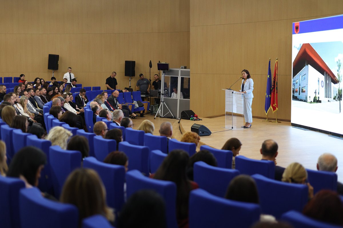 EUinAlbania's tweet photo. New magistrate candidates at the School of Magistrates in Tirana today began their new academic year.

EU Ambassador Sofia Moreira de Sousa addressed them, stressing the importance of the rule of law for Albania’s path towards EU membership and the important role they will play in the future of the country’s justice system.

“Your integrity and independence will be among the most important contributions you can make to the people you will serve. The justice system still needs to consolidate its efforts to improve judicial efficiency, maintain judicial independence and strengthen accountability. Without progress in the rule of law, the EU accession process cannot move forward. The EU is here to stand by you to achieve this goal”, said EU Ambassador Moreira de Sousa.