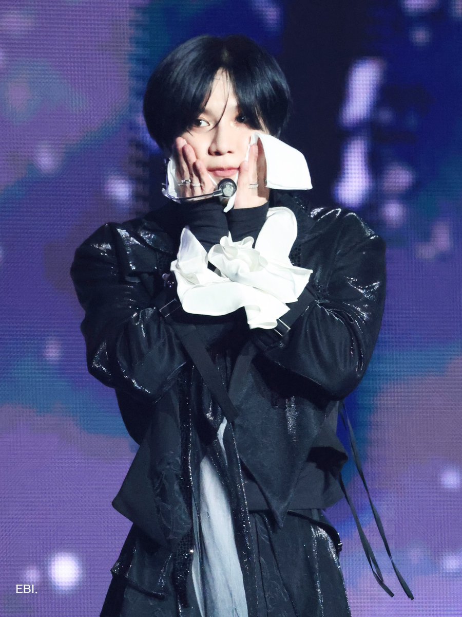 mu__yeong's tweet photo. 오랜만에 흑발탬도 보고싶다🖤 https://t.co/ZNvowo73UG