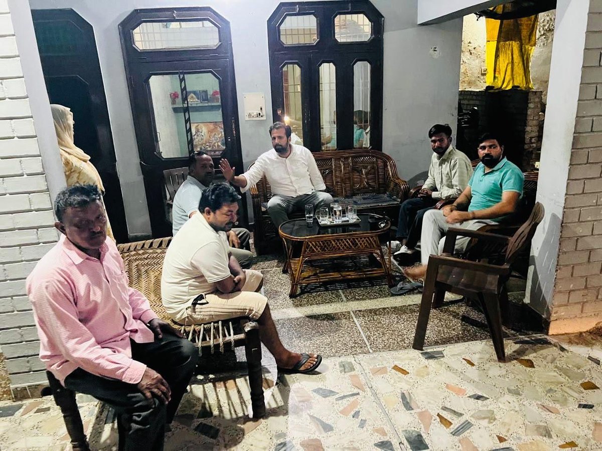 umeshkamboj5's tweet photo. लगातार चल रहे जनसंपर्क अभियान के तहत हल्का रादौर के गांव सुखपुरा में विभिन्न जगह पर …
अपनों का स्नेह, विश्वास और समर्थन ही मेरी सबसे बड़ी ताकत है। इसी विश्वास के साथ क्षेत्र की आवाज़ बुलंद करने का यह सफर निरंतर जारी रहेगा।
उमेश बुबका
हल्का रादौर
#Haryana #Congress #Radaur https://t.co/4JnanVV26A