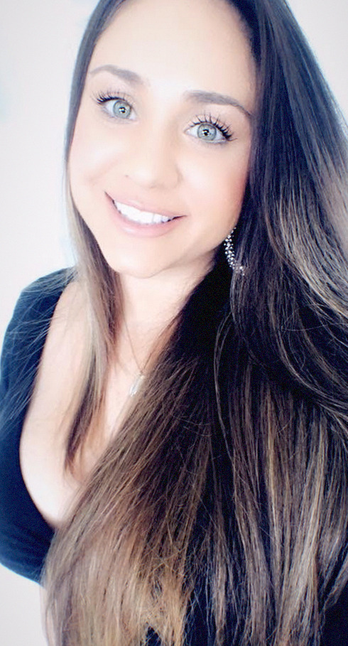 DenverHills's tweet photo. sunny days. #singlegirl https://t.co/hi7NFYgLUY