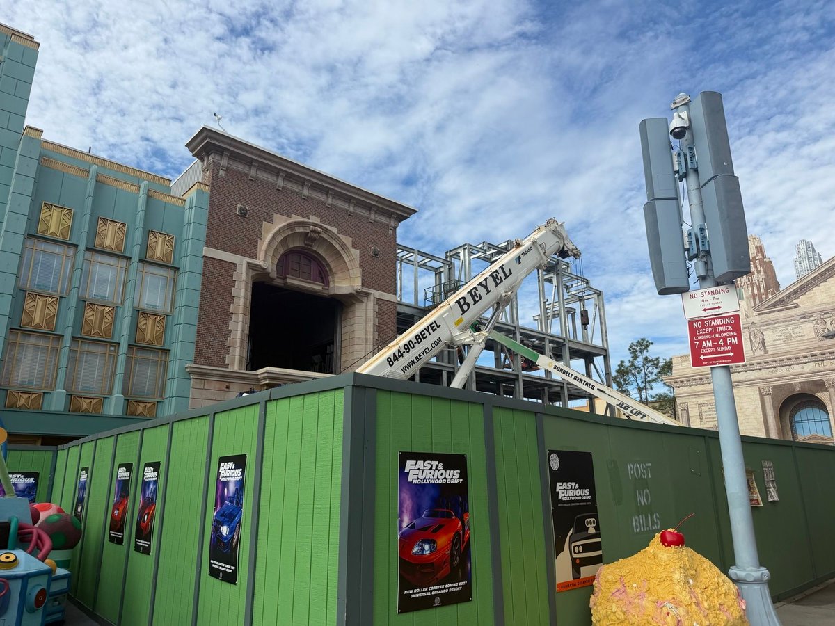 insideuniversal's tweet photo. Construction progress on the New York facade extension over by Fast &amp; Furious: Hollywood Drift. @UniversalORL https://t.co/n3mxNWNYh6