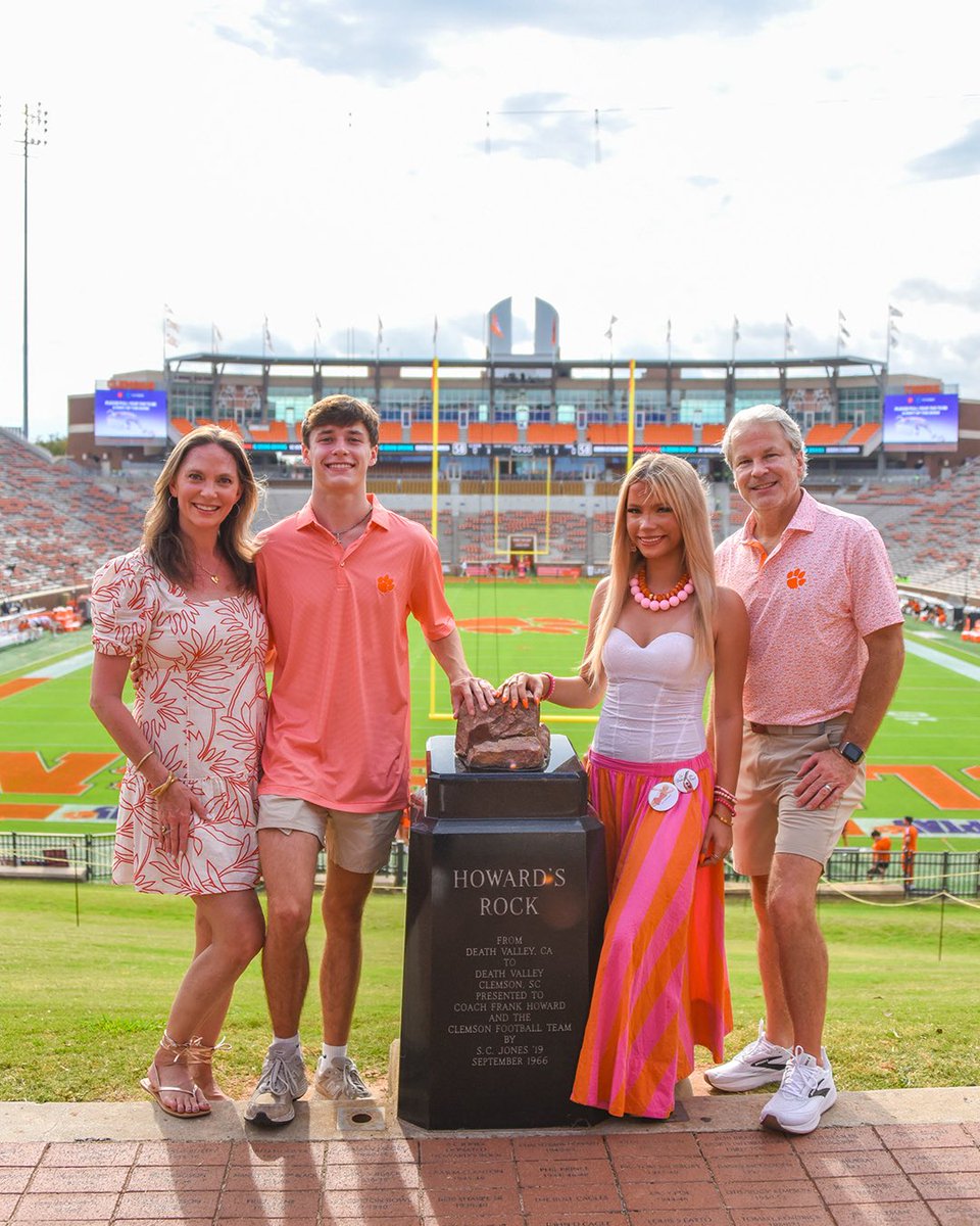 IPTAY's tweet photo. Shoutout to the Whiting Family, our Donors of the Game from this past Saturday! 🐅

Thank you Robin, Adam, Alec, and Ella for your many years of support of Clemson! https://t.co/YGLYh48g9i