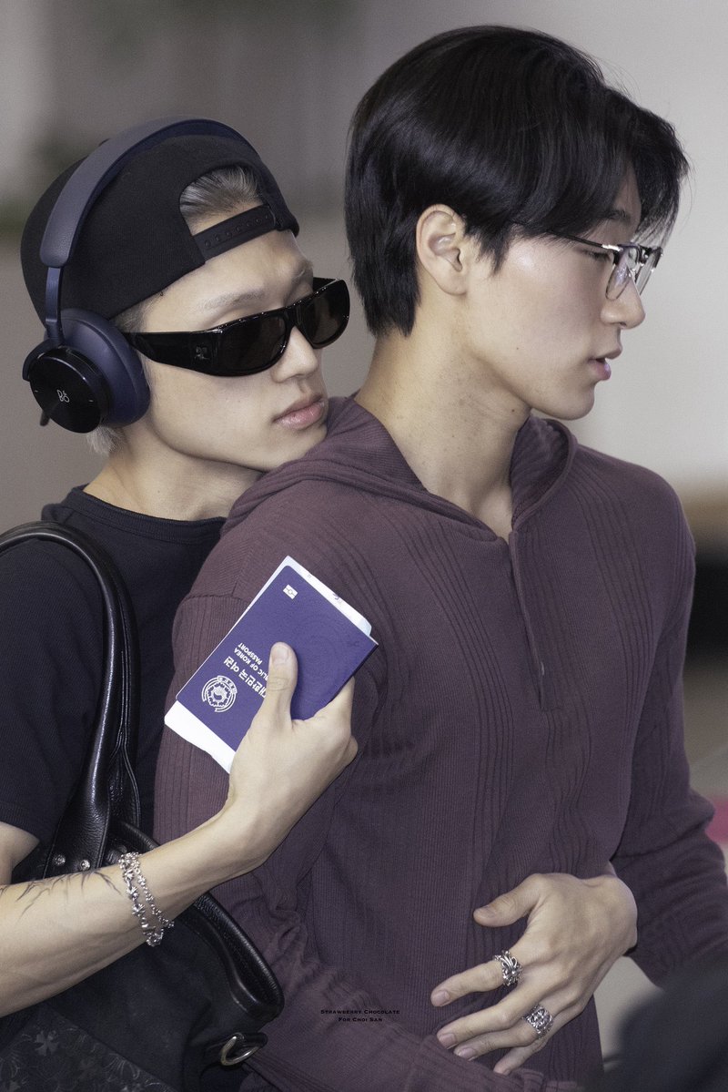 justforwoosan's tweet photo. SN : ห้ามใช้รูปวอลเปเปอร์ที่สนามบิน
WY : ได้ดิหมวย ไม่เคยขัดจัดให้ตลอด
ละที่สนามบินเฮียกุครือ 525352535535352535262636636363
บางทีให้ตั้งวอลโลกอาจจะสงบสุขกว่านี้ก็ได้นะ https://t.co/Ieq7rr079N