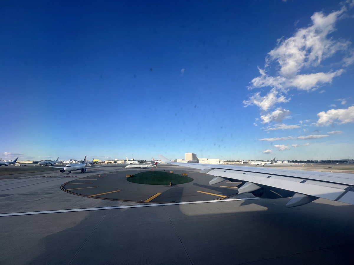 lizardsoup69's tweet photo. Day 5/6 back in Germany, i have Jetlag and im sick but New York was a 10/10 Trip, would recommend. (4th pic is Dublin which we flew over at 4am) https://t.co/tw3ceDnGaB