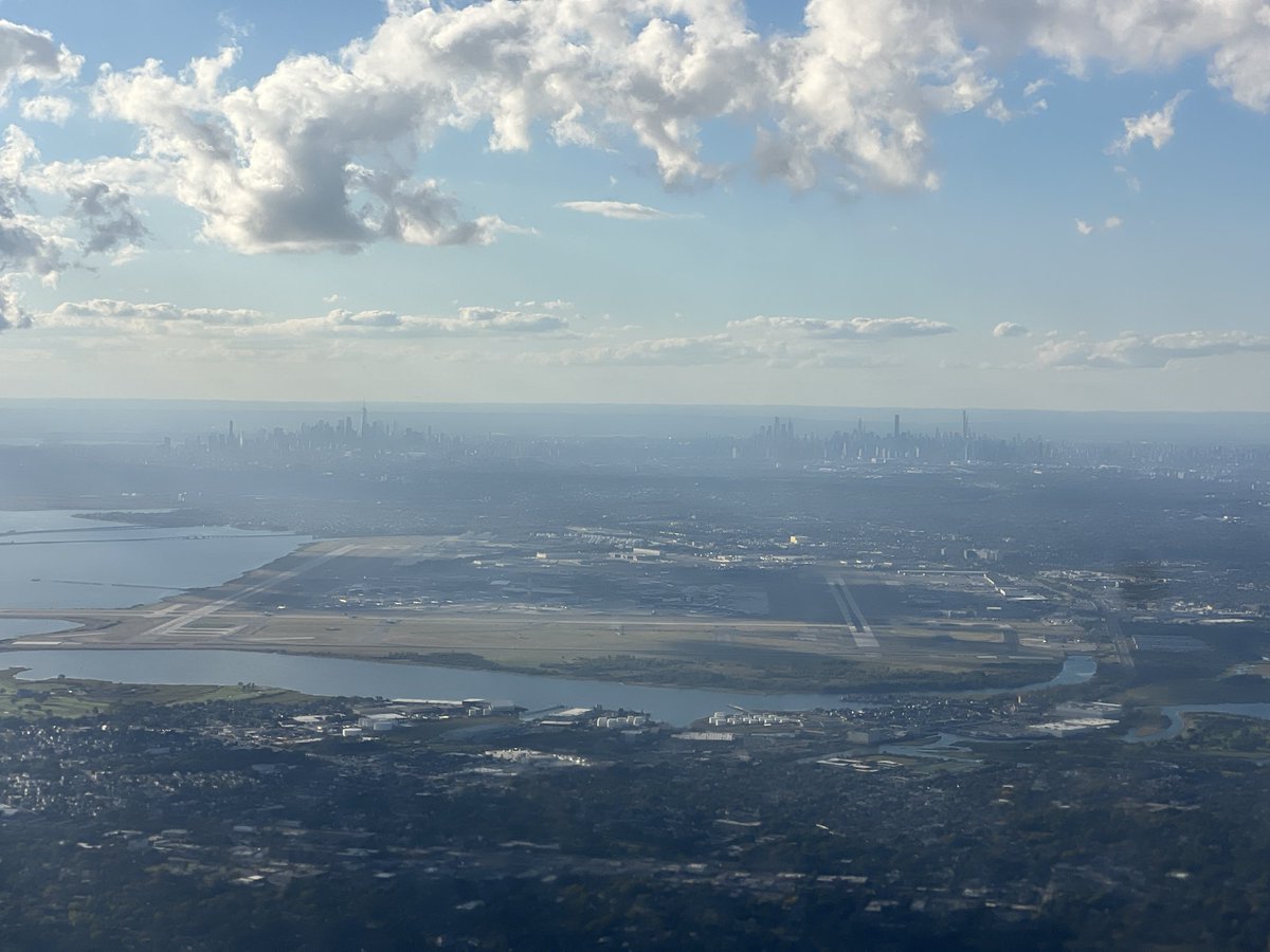 lizardsoup69's tweet photo. Day 5/6 back in Germany, i have Jetlag and im sick but New York was a 10/10 Trip, would recommend. (4th pic is Dublin which we flew over at 4am) https://t.co/tw3ceDnGaB