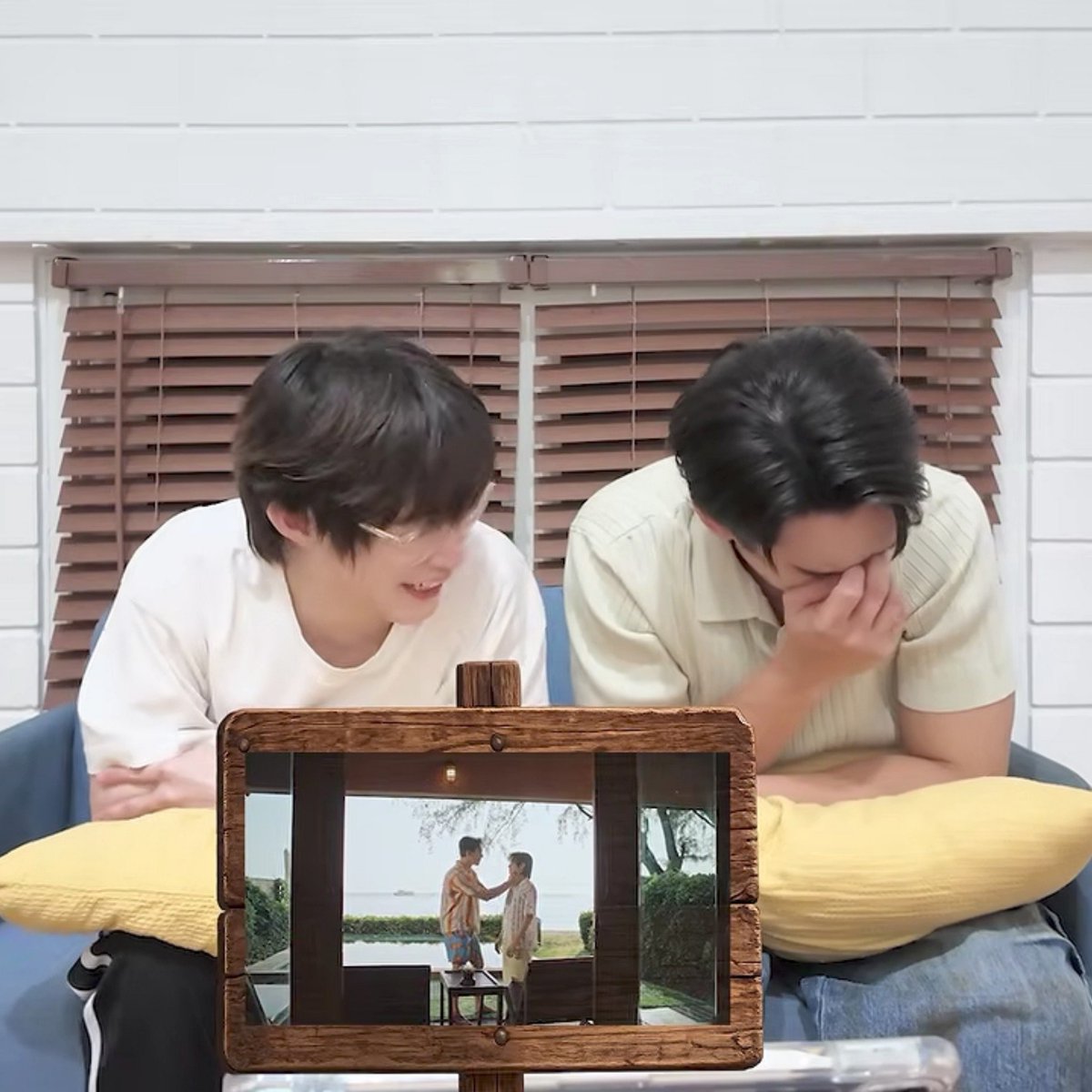 ponwang_js's tweet photo. หนูเข้าใจพี่แม้กทุกอย่างตอนเห็นท่าเดียวกัน🫠

REACT YOUR THIRD EP10

#Reactที่สามของเธอEP10 https://t.co/igXVhhVmZo
