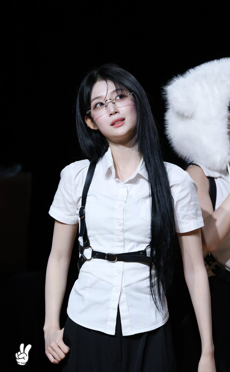 triplesbburing's tweet photo. 20261004 애플뮤직
👓
#tripleS #트리플에스 #トリプルS
#공유빈 #유빈 #YuBin https://t.co/NmNZeuWqnC