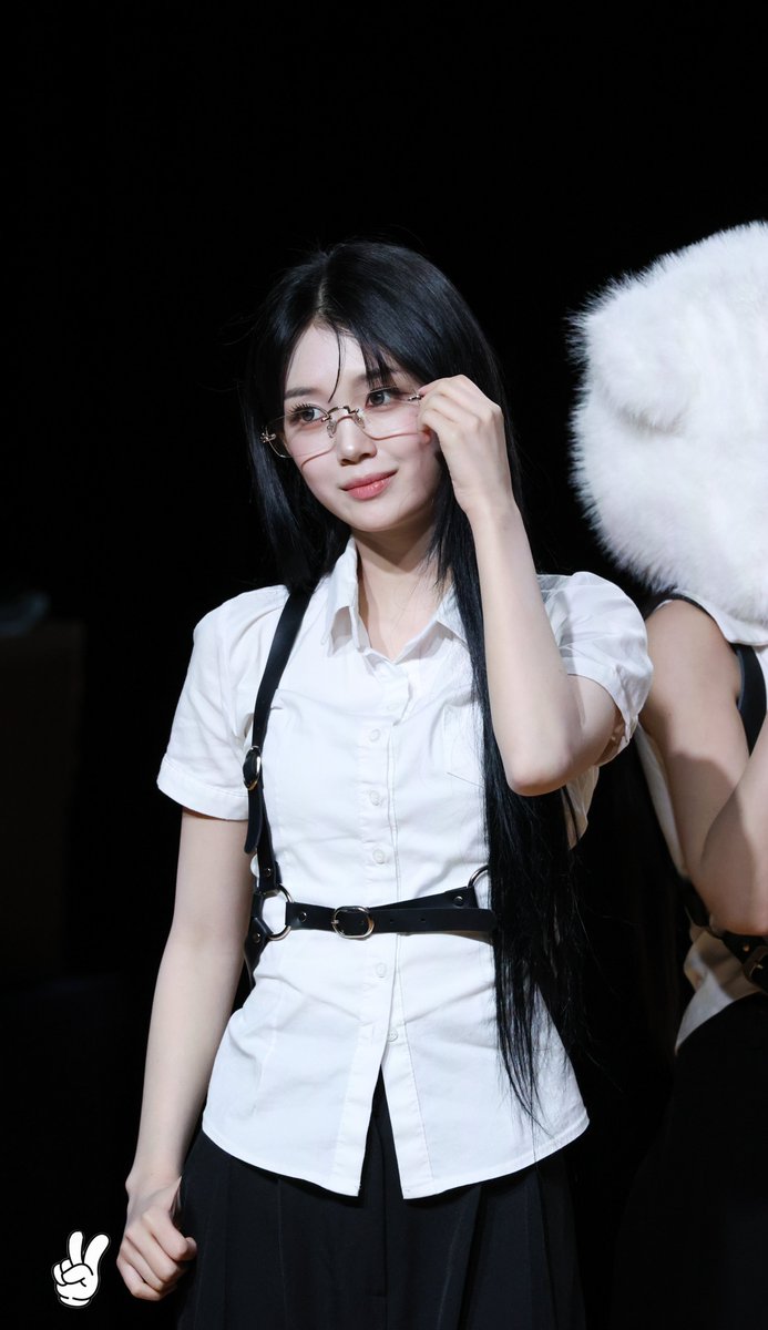 triplesbburing's tweet photo. 20261004 애플뮤직
👓
#tripleS #트리플에스 #トリプルS
#공유빈 #유빈 #YuBin https://t.co/NmNZeuWqnC