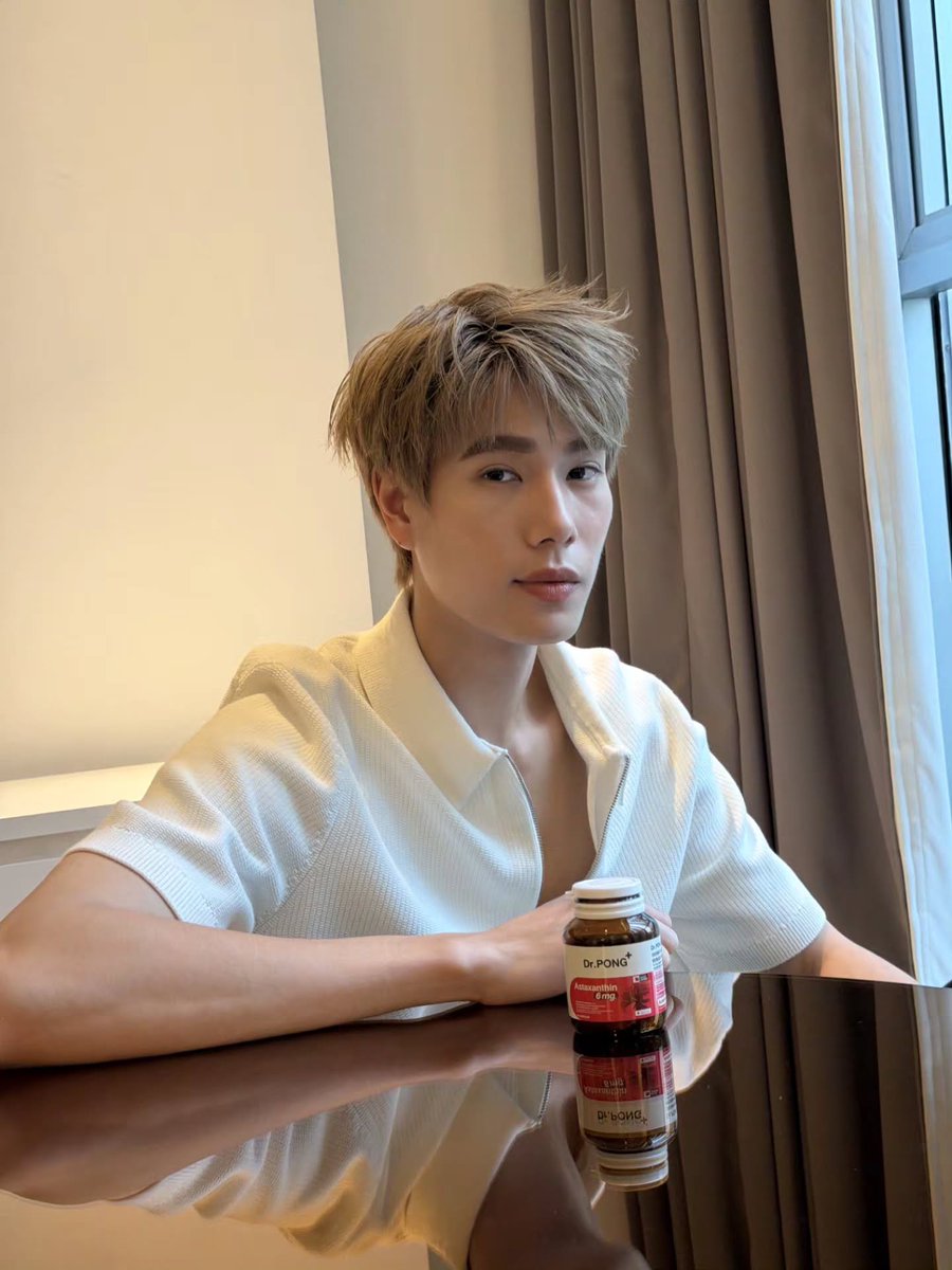 doublepjourney_'s tweet photo. แอสตาที่ผมเชื่อใจและทานมาตลอด ต้อง Astaxanthin ของ Dr.PONG ใครอยากเริ่มดูแลตัวเอง เริ่มด้วย Dr.PONG Astaxanthin ช่วยดูแลผิวและริ้วรอยแบบจัดเต็ม วันละ 1 แคปซูลพร้อมมื้ออาหารได้เลย มามีสุขภาพดีไปด้วยกันนะครับ 🤍

📸 IG : @phuwintang

🔗 https://t.co/Wc2vSXGM0t

#DrPONGxPONDPHUWIN
#DrPONGAstaxanthin
#แอสตาแซนธินดอกเตอร์พงศ์ #DrPONGMaxDoseSeries
#เสิร์ฟให้ถึงใส่เต็มแม็กซ์บูสต์เต็มโดส