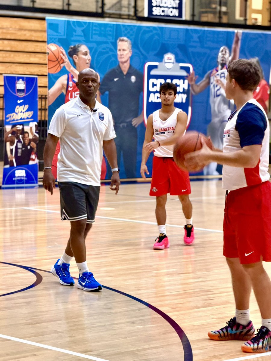 USABYouth's tweet photo. Shoutout to our Atlanta coaches that pulled up to the Coach Academy!

There’s just one stop left on the Academy schedule, Oct. 24-25 in New York! 

🏀📋 https://t.co/AsuGJqbBwb https://t.co/dSUhfTepU3