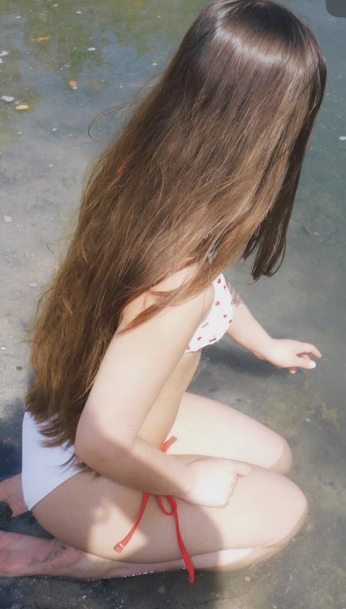 Leothecatcher's tweet photo. she knows what she’s doing #feet #feetfetish #goon #trib #candid #candidfeet #soles https://t.co/8zdPEv9Qgr