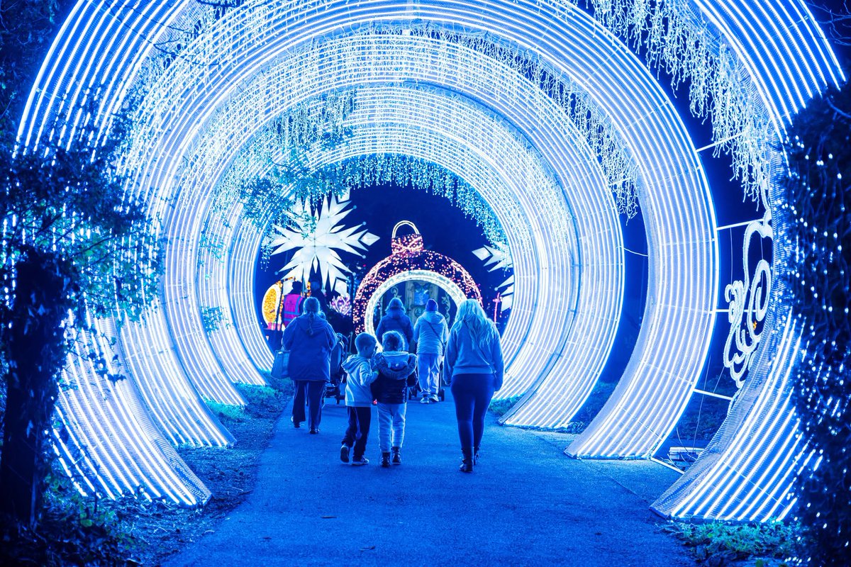 DestinationMK's tweet photo. ✨ WIN LAND OF LIGHTS TICKETS ✨

IT'S BACK! Land of Lights returns to @gulliversfun in Milton Keynes for 2026 with all-new lanterns creating a magical experience for all ages 🤩

Win a FAMILY TICKET for up to FIVE people - go to: https://t.co/gm12sgNd86 https://t.co/cyN6F4yjUP