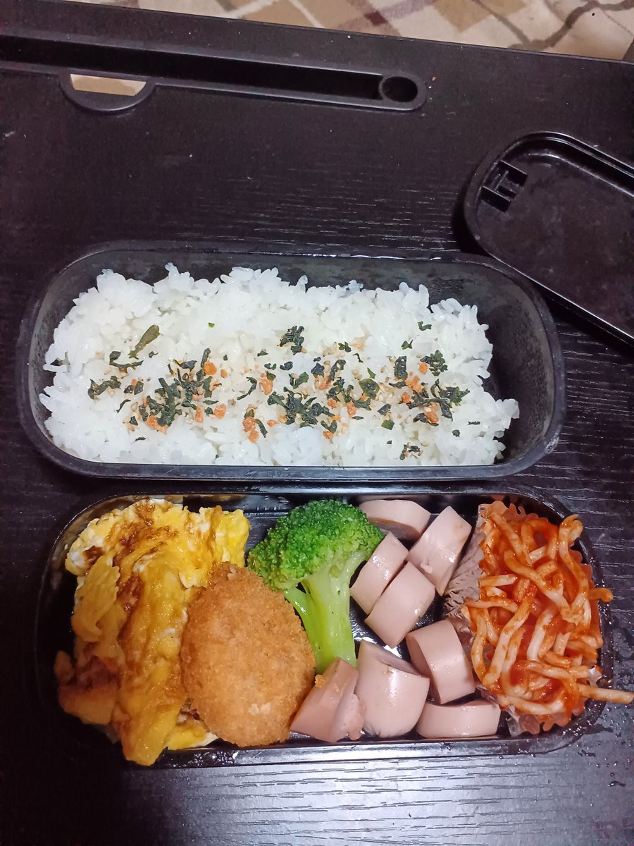 cheezjiji's tweet photo. 弁当完成
 #たっくんのお弁当 https://t.co/LOKK3yO3Oj