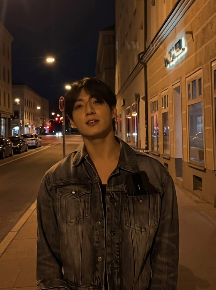 Maymay590's tweet photo. Eu e ele servindo muito!! 

#ARSD #ARMYSelcaDay #arsd https://t.co/k9FAiHxhuE