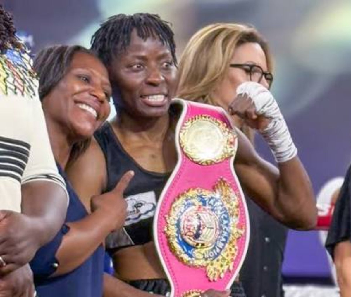 wambuiraima's tweet photo. Kenyan women boxer.                 South African boxer https://t.co/kJp6HMIVXC