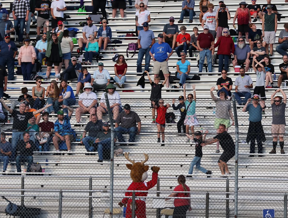BerlinRaceway's tweet photo. Who was one of the lucky fans to catch a t-shirt this summer?!

📸: Tammy Frye-Geurink https://t.co/wmbfVCoQkm