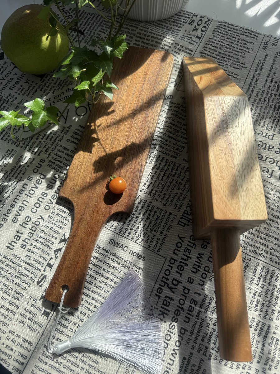 Dreamscape625's tweet photo. This handmade wooden mattress lifter helps lift the mattress slightly so you can tuck sheets underneath more easily and create a cleaner, neater finish.
https://t.co/A71u6o9rYx

#MattressLifter #BedsheetTucker #BedMaking https://t.co/fJrunczwaX
