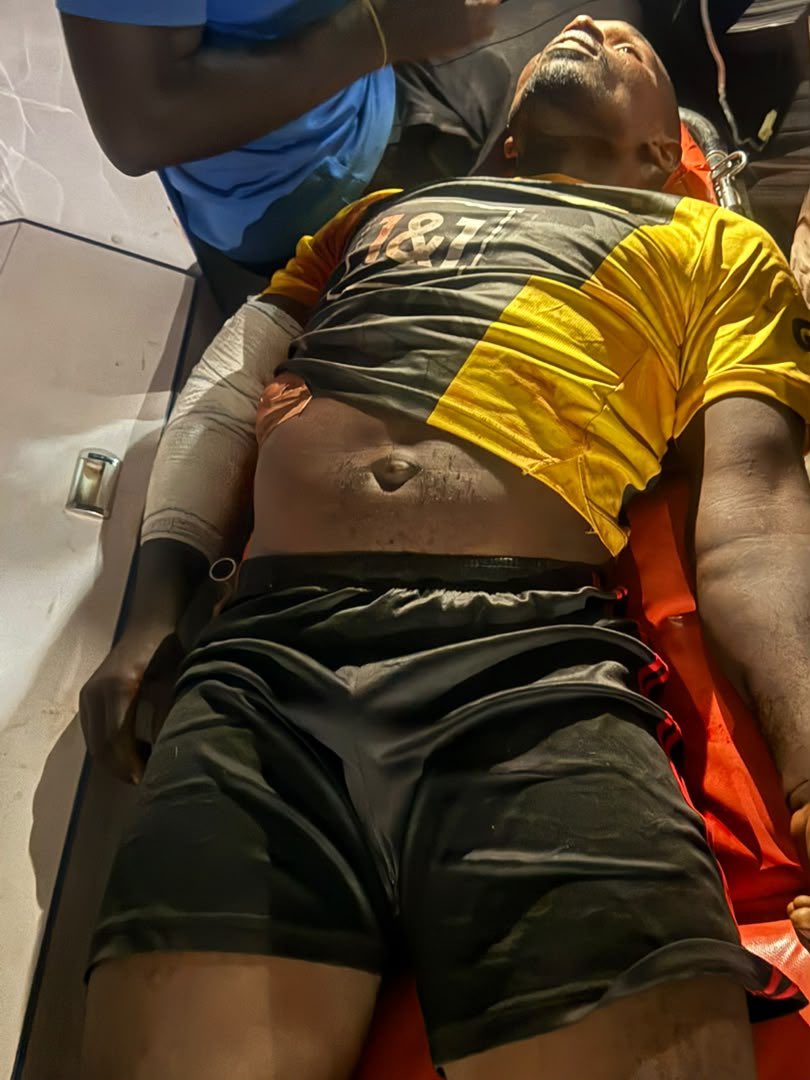 ZagazOlaMakama's tweet photo. How Berom Militia Attack Fulani Traders in Mass Shooting Along Bukuru Expressway, Plateau

By: Zagazola Makama

Suspected Berom militia reportedly opened fire on a vehicle conveying Fulani traders returning from Kara Market along the Bukuru Expressway in Jos South Local Government Area of Plateau State, killing one person and injuring seven others.

The attack occurred at about 4:30 p.m. on Sunday, October 4, 2026, around the Total Filling Station Roundabout, Bukuru, when the open-body vehicle carrying about 20 passengers came under sporadic gunfire.

Security sources told Zagazola Makama that troops of Sector 6, Operation Enduring Peace (OPEP), deployed in Bukuru, responded to the shooting and found eight victims suffering from gunshot wounds.

One of the victims, identified as Musa Abubakar, was confirmed dead, while Ibrahim Aliyu, Abdullahi Aliyu, Abdullahi Saidu, Abdussalam Saidu, Faisal Gambo, Abdussalam Yau and Adam Umar sustained injuries.

The victims were evacuated to the 3 Division Hospital for medical treatment, while security personnel launched efforts to track down the fleeing attackers.

The Plateau State Police Command also confirmed the shooting, saying preliminary investigation showed that the vehicle was conveying traders returning from Kara Market.

The Command said seven injured victims had so far been traced to the Military Clinic at Rukuba Barracks, where they were receiving treatment.

Commissioner of Police, CP Ayodeji Faniyan, directed the Deputy Commissioner of Police in charge of the Department of Investigations to take full charge of the investigation and ensure that those responsible are arrested and prosecuted.
